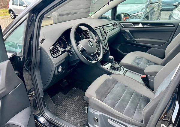 Volkswagen Golf Sportsvan cena 63800 przebieg: 104000, rok produkcji 2015 z Łobez małe 596